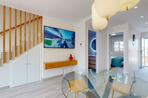 Kaupunkipientalo myytävänä Pilar de la Horadada, Alicante, Espanja, 3 makuuhuonetta, 81 m2 No. 145307 - kuva 10