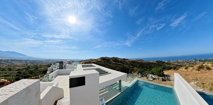 Penthouse in Ojen, Malaga, Spain 3 bedrooms, 134 sq.m. No. 181360