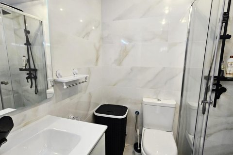 Lägenhet till salu Torrevieja, Alicante, Spanien 3 sovrum, 87 kvm. Nr. 139296 - foto 11