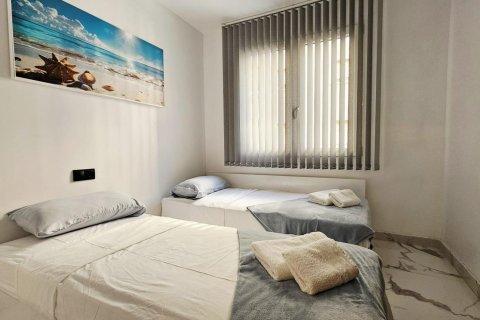 Lägenhet till salu Torrevieja, Alicante, Spanien 3 sovrum, 87 kvm. Nr. 139296 - foto 9