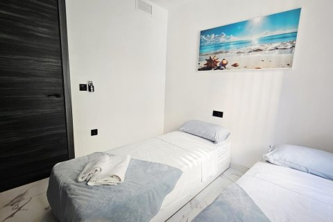 Lägenhet till salu Torrevieja, Alicante, Spanien 3 sovrum, 87 kvm. Nr. 139296 - foto 7