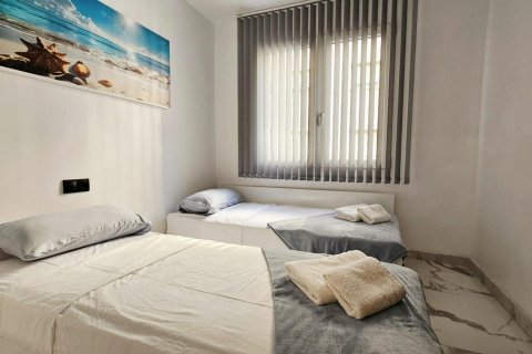 Lägenhet till salu Torrevieja, Alicante, Spanien 3 sovrum, 87 kvm. Nr. 139296 - foto 8