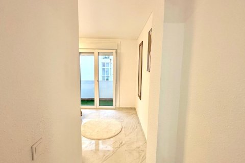 Lägenhet till salu Torrevieja, Alicante, Spanien 3 sovrum, 90 kvm. Nr. 139295 - foto 23
