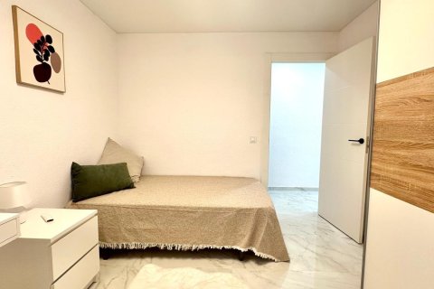 Lägenhet till salu Torrevieja, Alicante, Spanien 3 sovrum, 90 kvm. Nr. 139295 - foto 30