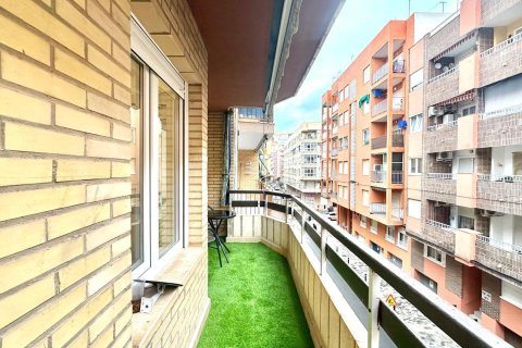 Lägenhet till salu Torrevieja, Alicante, Spanien 3 sovrum, 90 kvm. Nr. 139295 - foto 15