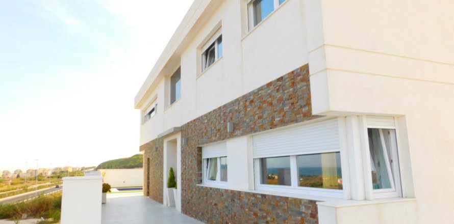 Villa Guardamar del Segura, Alicante, Spānijā 3 istabas, 290 m2 Nr. 144781