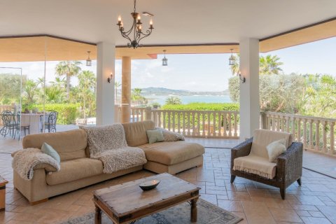 Villa en venta en Alicante, España 5 dormitorios, 600 m2 No. 144783 - foto 4