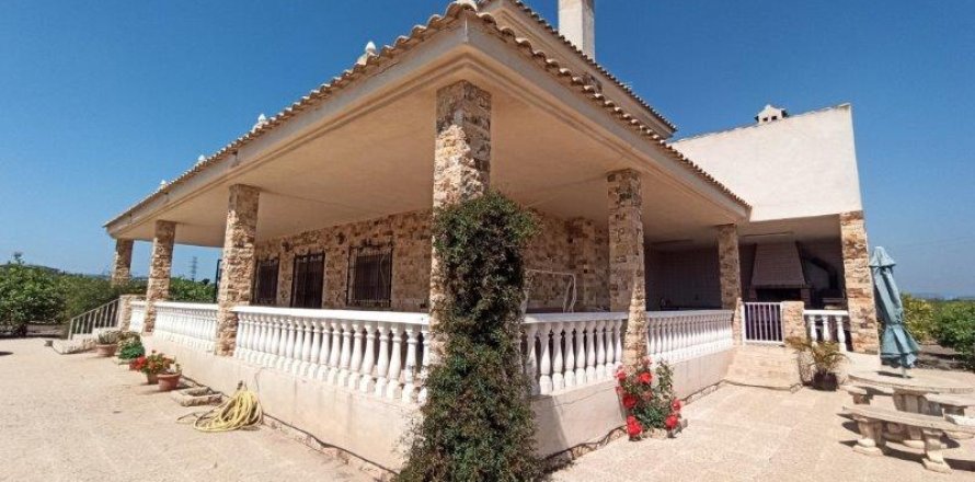 Finca a San Miguel de Salinas, Alicante, Spagna 6 camere da letto, 300 mq. N° 144782