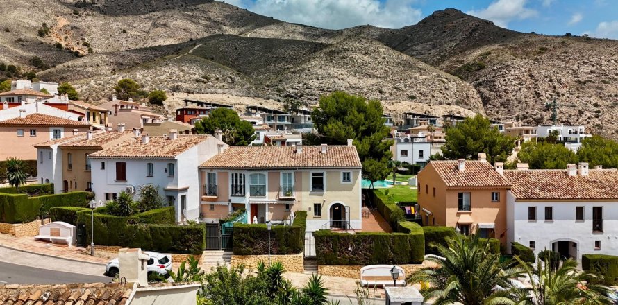 House Finestrat, Alicante, Spain 3 bedrooms, 180 sq.m. No. 116860