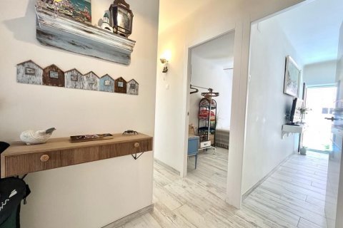 Продажа квартиры Торревьеха, Аликанте, Испания 2 спальни, 117м2 №116858 - фото 9