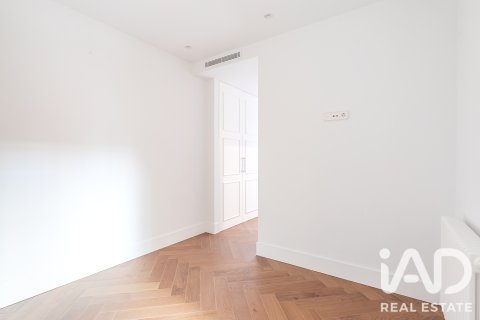 Продажа квартиры в Мадрид, Испания 2 спальни, 105м2 №188072 - фото 14