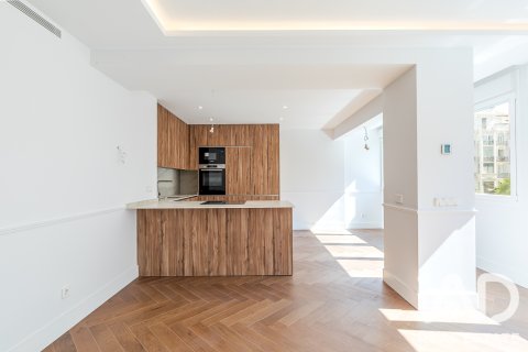 Продажа квартиры в Мадрид, Испания 2 спальни, 105м2 №188072 - фото 5