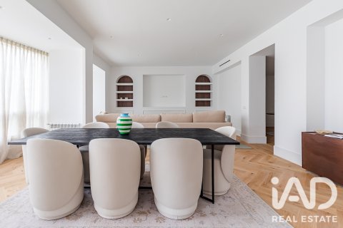 Продажа квартиры в Мадрид, Испания 4 спальни, 304м2 №188071 - фото 6