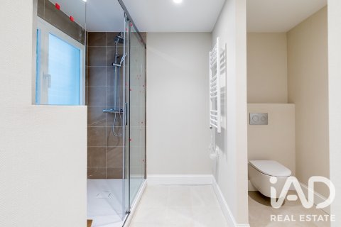 Продажа квартиры в Мадрид, Испания 3 спальни, 218м2 №188069 - фото 15