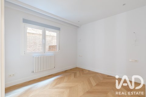 Продажа квартиры в Мадрид, Испания 3 спальни, 218м2 №188069 - фото 19