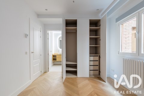 Продажа квартиры в Мадрид, Испания 3 спальни, 218м2 №188069 - фото 25