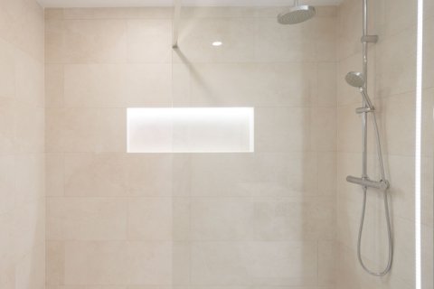 Huoneisto myytävänä Fuengirola, Malaga, Espanja, 3 makuuhuonetta, 167 m2 No. 136874 - kuva 12