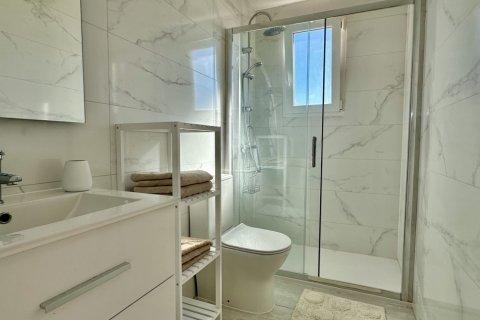 Apartment à vendre à Alicante, Espagne, 2 chambres, 85 m2 No. 139935 - photo 16