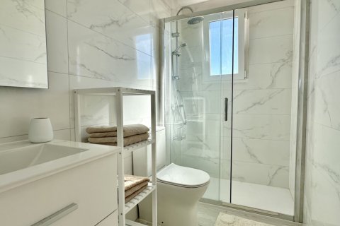 Apartment à vendre à Alicante, Espagne, 2 chambres, 85 m2 No. 139935 - photo 3