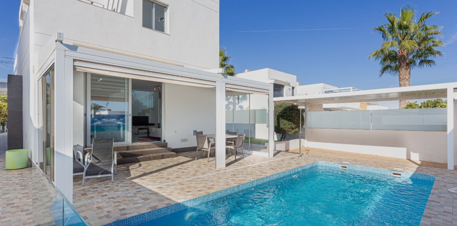 Villa i Alicante, Spanien 3 sovrum, 108 kvm. Nr. 179566