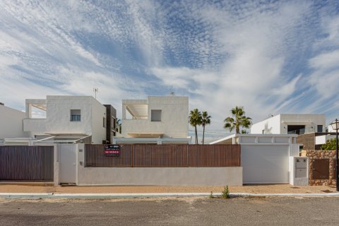 Villa till salu i Alicante, Spanien 3 sovrum, 108 kvm. Nr. 179566 - foto 23