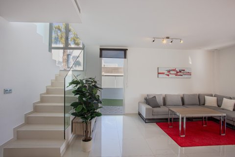 Villa till salu i Alicante, Spanien 3 sovrum, 108 kvm. Nr. 179566 - foto 9