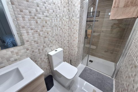 Huoneisto vuokrattavana Torrevieja, Alicante, Espanja , 83 m2 No. 166588 - kuva 8