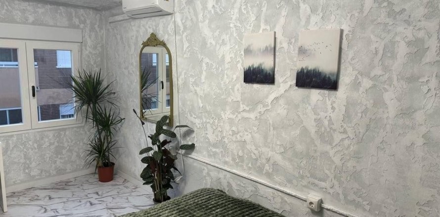 Dzīvoklis Mislata, Valencia, Spānijā 1 istaba, 95 m2 Nr. 166587