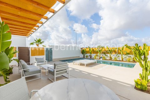 Продажа виллы в Бенихофар, Аликанте, Испания 3 спальни, 225м2 №104147 - фото 6
