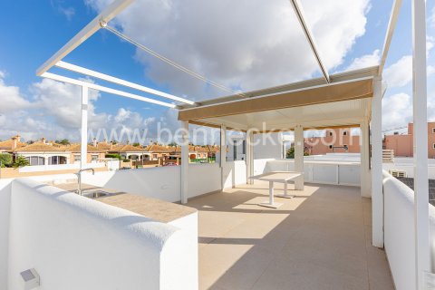 Продажа виллы в Бенихофар, Аликанте, Испания 3 спальни, 225м2 №104147 - фото 5