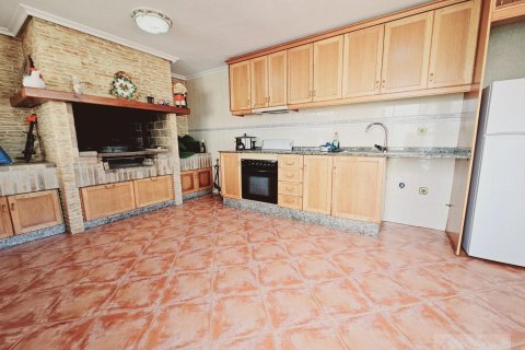 Huvila myytävänä Torrevieja, Alicante, Espanja, 5 makuuhuonetta, 230 m2 No. 139375 - kuva 11