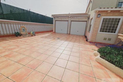 Huvila myytävänä Torrevieja, Alicante, Espanja, 5 makuuhuonetta, 230 m2 No. 139375 - kuva 2