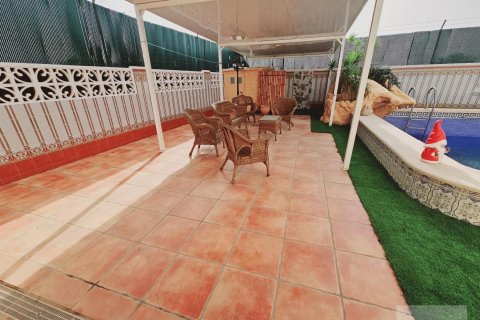 Huvila myytävänä Torrevieja, Alicante, Espanja, 5 makuuhuonetta, 230 m2 No. 139375 - kuva 22