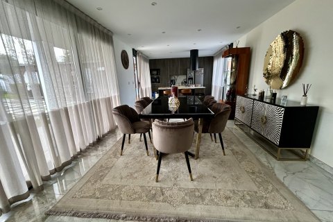 Villa till salu i Los Balcones, Alicante, Spanien 3 sovrum, 241 kvm. Nr. 139375 - foto 10