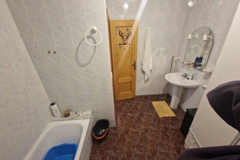 Radhus till salu Torrevieja, Alicante, Spanien 4 sovrum, 156 kvm. Nr. 139376 - foto 7