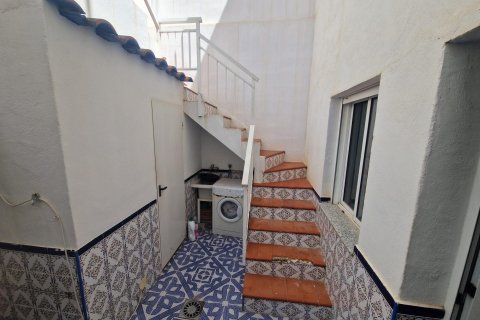 Radhus till salu Torrevieja, Alicante, Spanien 4 sovrum, 156 kvm. Nr. 139376 - foto 18