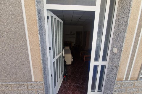 Radhus till salu Torrevieja, Alicante, Spanien 4 sovrum, 156 kvm. Nr. 139376 - foto 1
