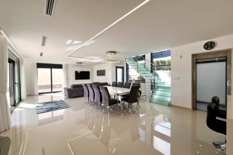 Villa for sale San Miguel de Salinas, Alicante, Spain 5 bedrooms, 318 sq.m. No. 139371 - photo 4