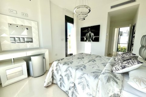 Villa for sale San Miguel de Salinas, Alicante, Spain 5 bedrooms, 318 sq.m. No. 139371 - photo 17