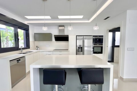 Villa for sale San Miguel de Salinas, Alicante, Spain 5 bedrooms, 318 sq.m. No. 139371 - photo 7