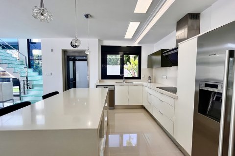 Villa for sale San Miguel de Salinas, Alicante, Spain 5 bedrooms, 318 sq.m. No. 139371 - photo 6