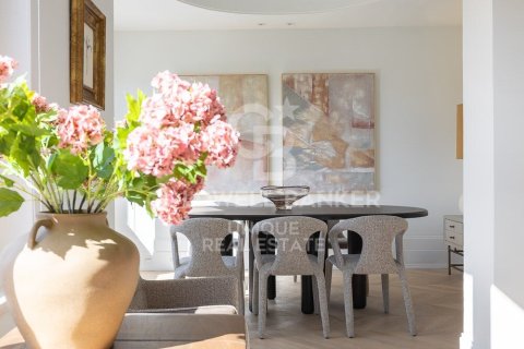 Huoneisto myytävänä Madrid, Espanja, 4 makuuhuonetta, 200 m2 No. 157707 - kuva 9