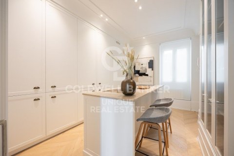 Huoneisto myytävänä Madrid, Espanja, 4 makuuhuonetta, 200 m2 No. 157707 - kuva 12