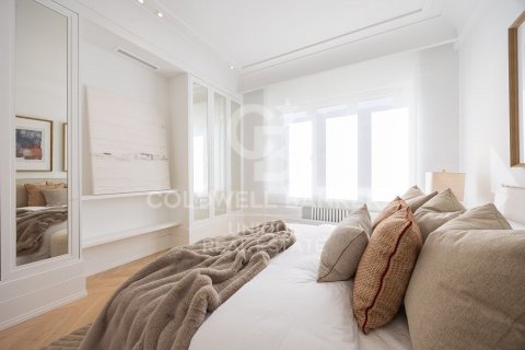 Huoneisto myytävänä Madrid, Espanja, 4 makuuhuonetta, 200 m2 No. 157707 - kuva 21