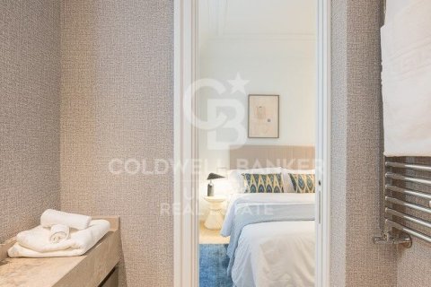 Huoneisto myytävänä Madrid, Espanja, 4 makuuhuonetta, 200 m2 No. 157707 - kuva 25