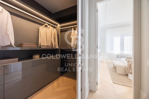 Huoneisto myytävänä Madrid, Espanja, 4 makuuhuonetta, 200 m2 No. 157707 - kuva 17