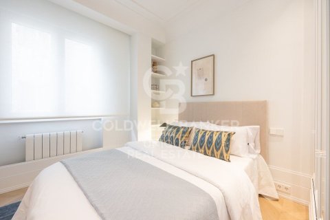 Huoneisto myytävänä Madrid, Espanja, 4 makuuhuonetta, 200 m2 No. 157707 - kuva 24