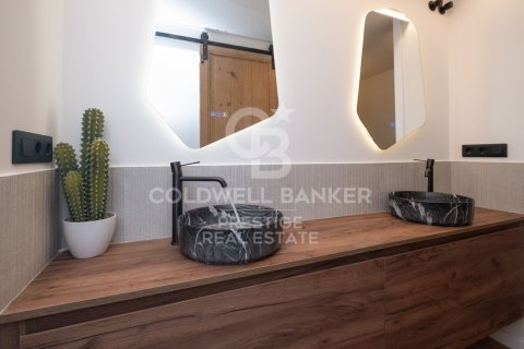 Продажа квартиры в Барселона, Испания 3 спальни, 76м2 №157705 - фото 18