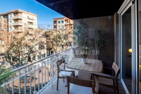 Продажа квартиры в Барселона, Испания 3 спальни, 76м2 №157705 - фото 3