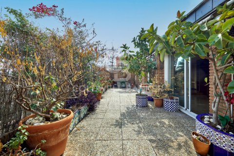 Takvåning till salu i Barcelona, Spanien 4 sovrum, 188 kvm. Nr. 157708 - foto 3